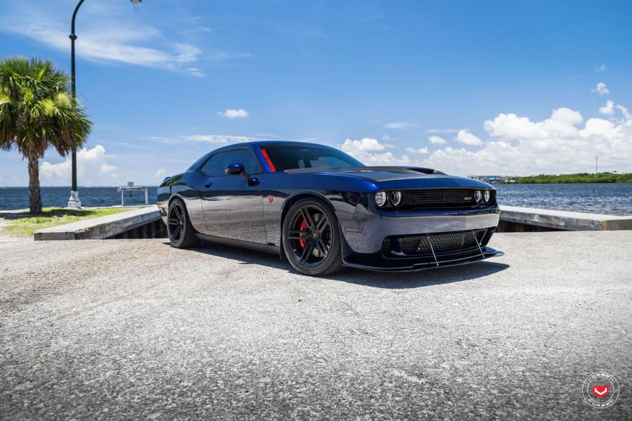  Dodge Challenger SRT on Vossen Wheels (HC-1) 2017 года  (фото 19 из 20)